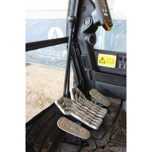2015 JCB JS130LC-49162796