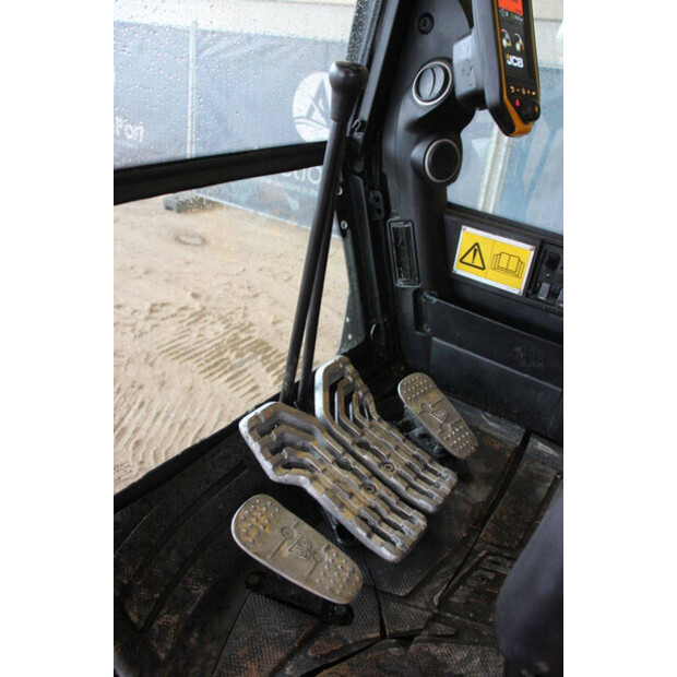 2015 JCB JS130LC-49162798