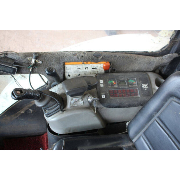 2005 بوبكات 337G-49163092