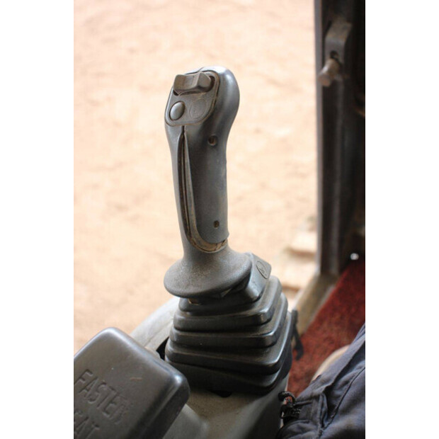 2005 بوبكات 337G-49163094