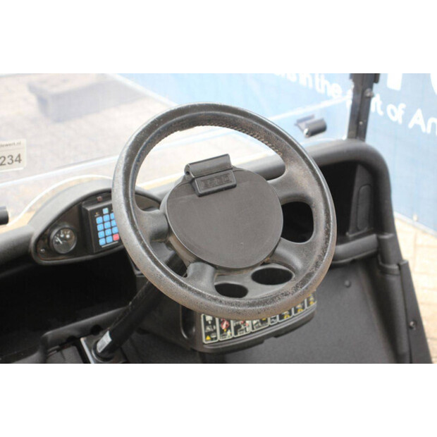 2019 EZ-GO RXV-49163203