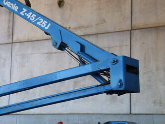 2006-genie-z-45-25-1489701-49163474