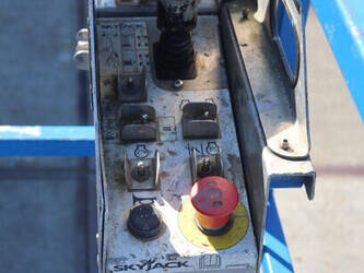 2012-skyjack-sj6826rt-1489705-49163628