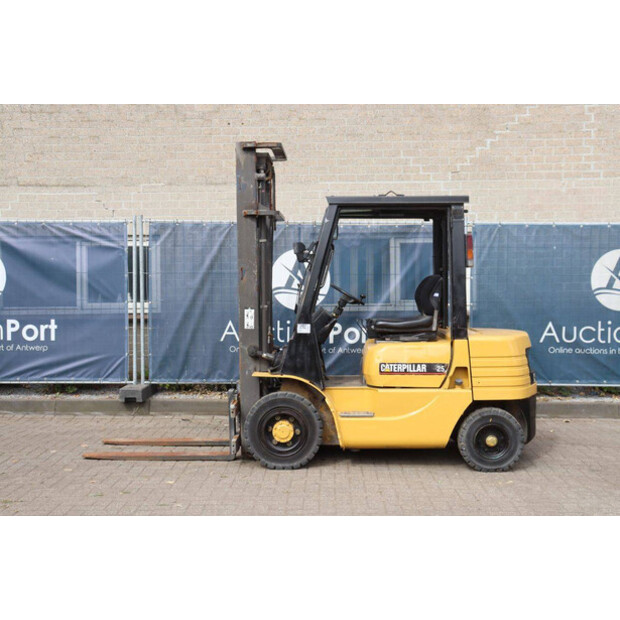 1995 Caterpillar DP25-49163964