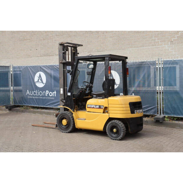 1995 Caterpillar DP25-49163965