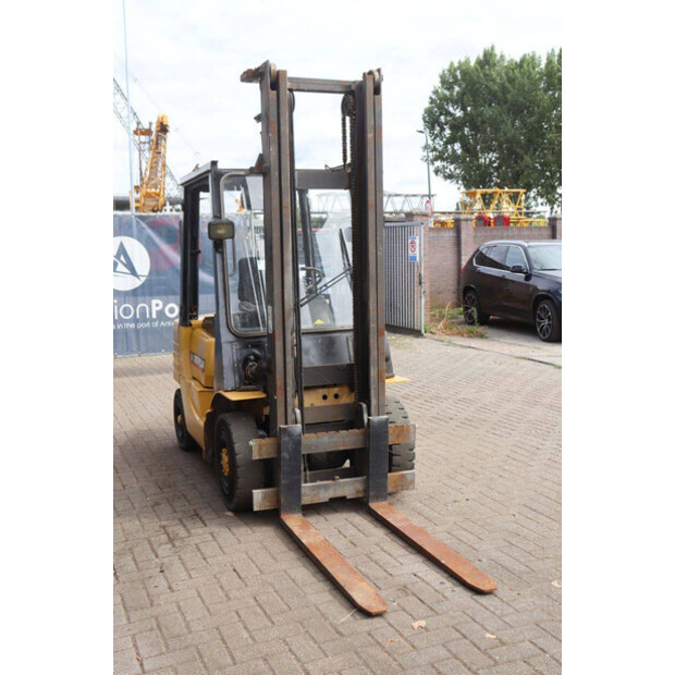 1995 Caterpillar DP25-49163969