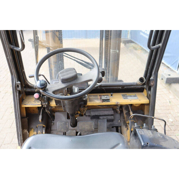 1995 Caterpillar DP25-49163981