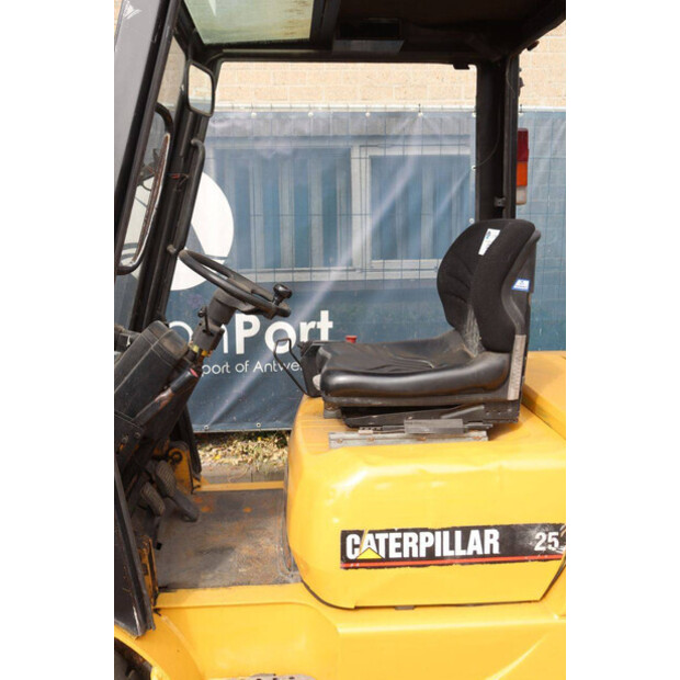 1995 Caterpillar DP25-49163982