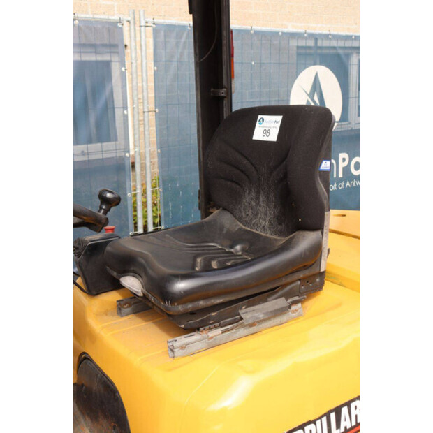 1995 Caterpillar DP25-49163983