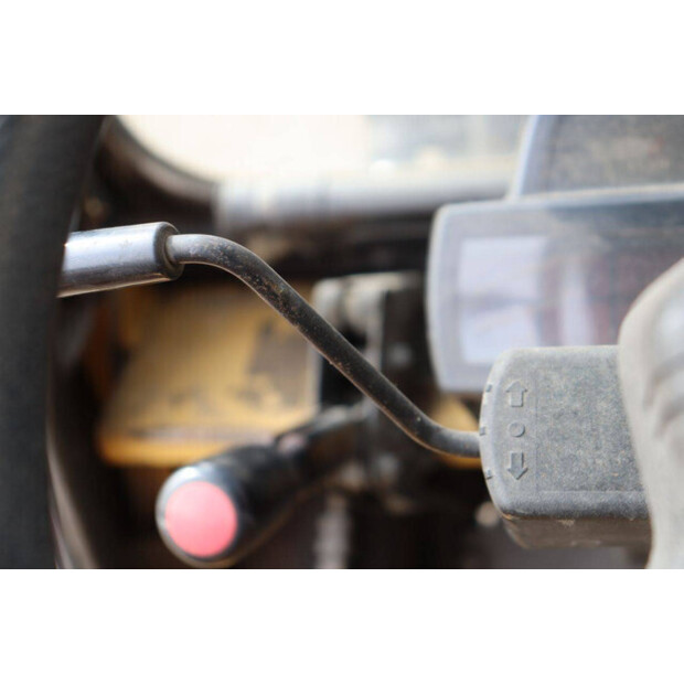1995 Caterpillar DP25-49163988