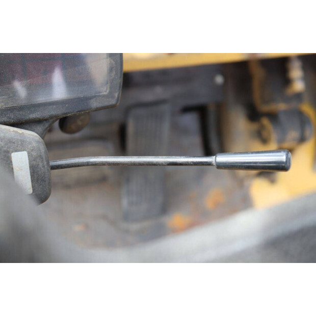 1995 Caterpillar DP25-49163989