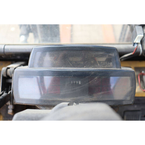 1995 Caterpillar DP25-49163990