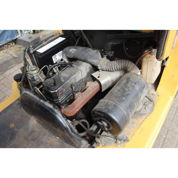 1995 Caterpillar DP25-49163992
