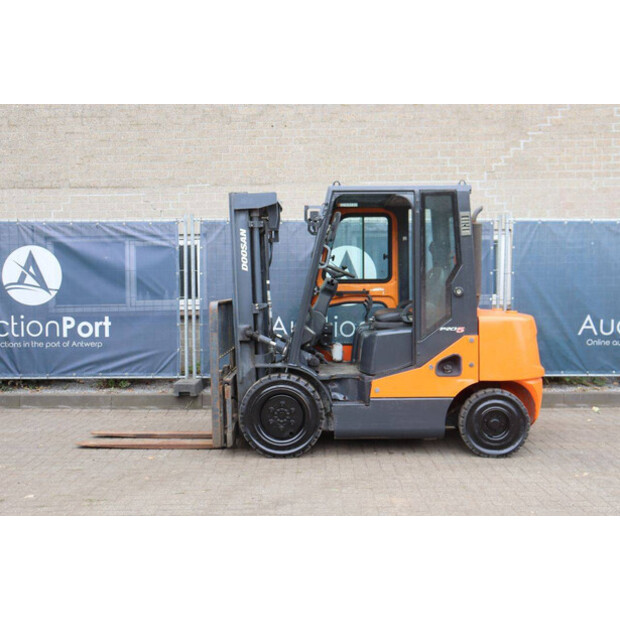 2013 Doosan D30S-5-49164333