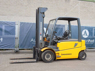 صورة ل رافعات 2007 جنجهينريتش EFG550