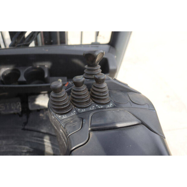 2013 Fenwick-Linde H30D-02-49165146