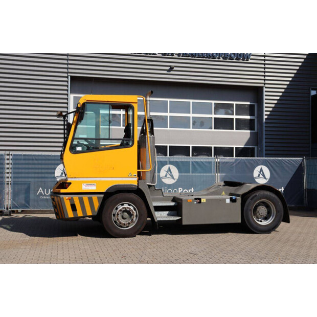 2018 Terberg YT222-49165199