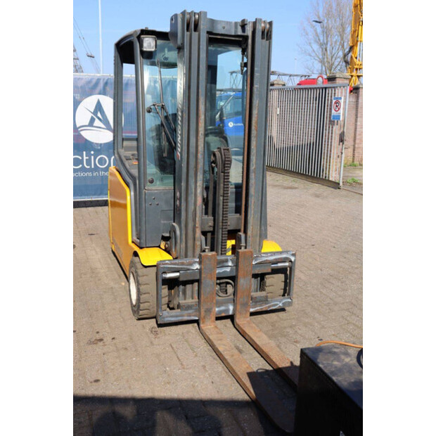 2011 Jungheinrich EFG 220-49166289