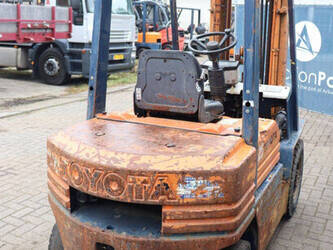 toyota-5fd25-1489793-49166491