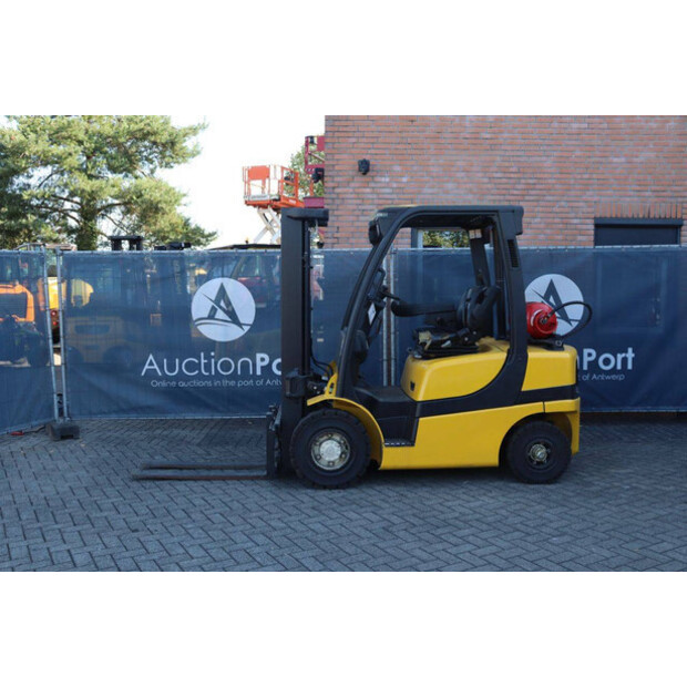 2011 Yale GLP25VX-49167410