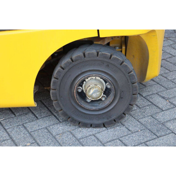2011 Yale GLP25VX-49167421