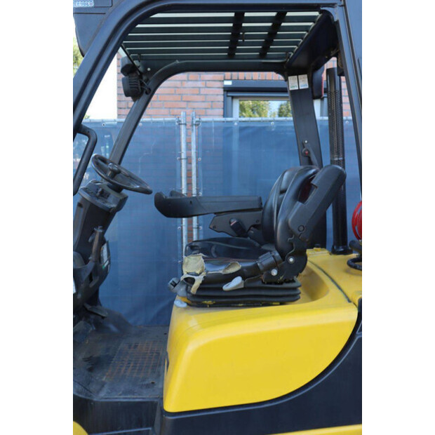 2011 Yale GLP25VX-49167427