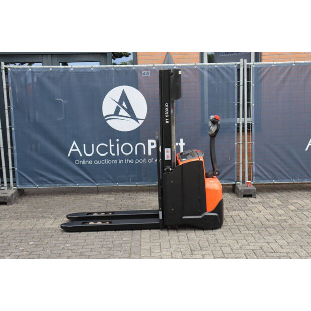 2015 BT SWE140L-49167573