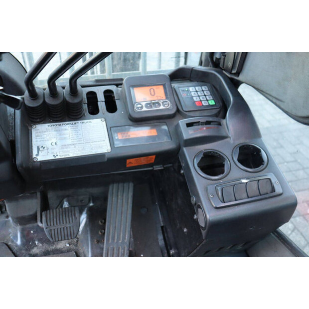 2020 Toyota 02-8FDF30-49168243