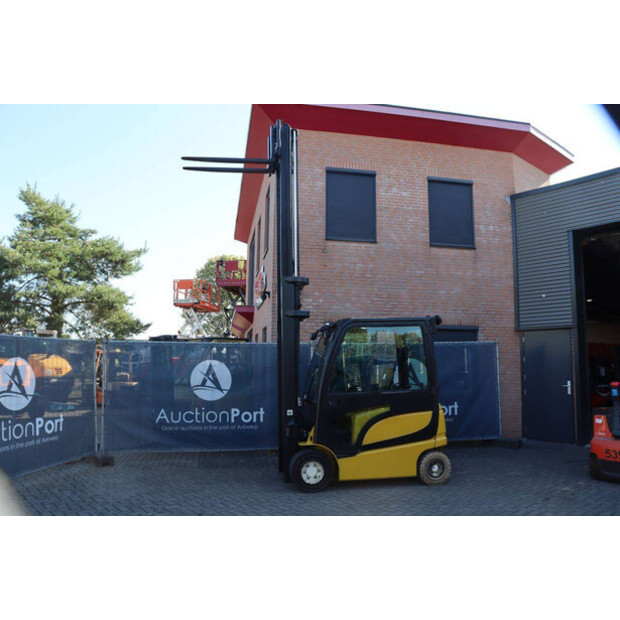 2011 Yale ERP25VL-49168279