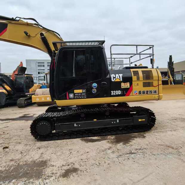2023 Caterpillar 320D2L-49169003