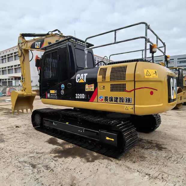 2023 Caterpillar 320D2L-49169004