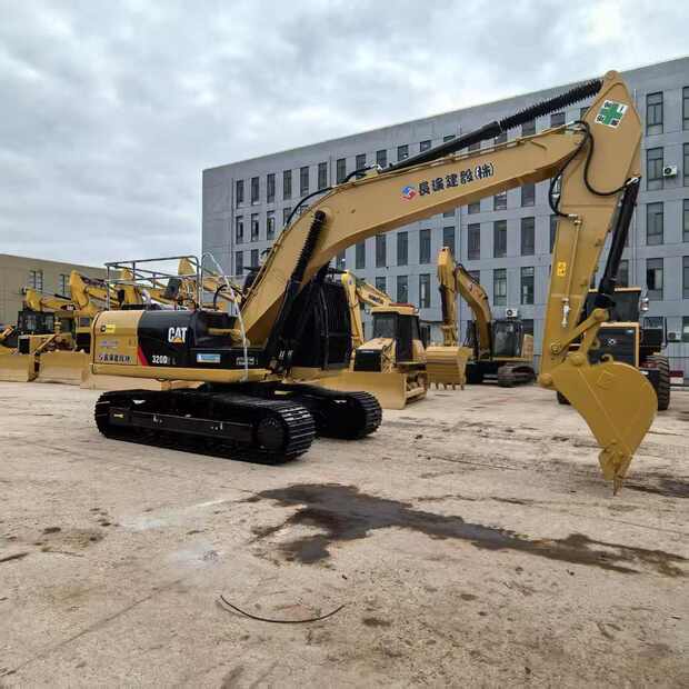 2023 Caterpillar 320D2L-49169008