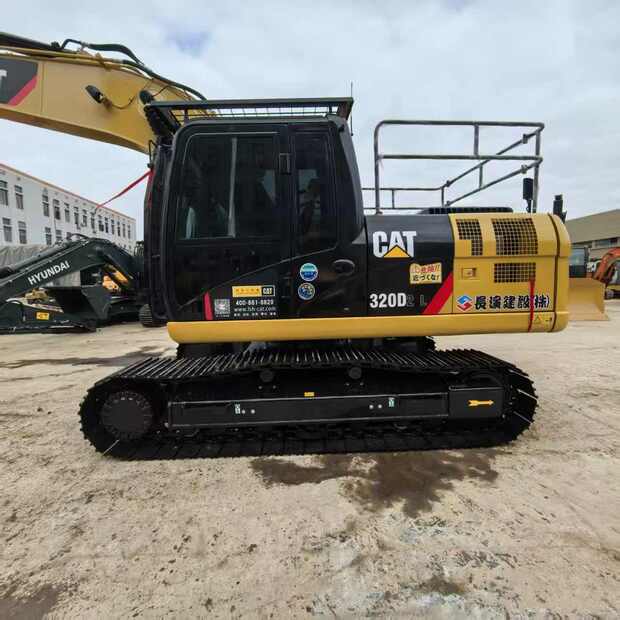 2023 Caterpillar 320D2L-49169010