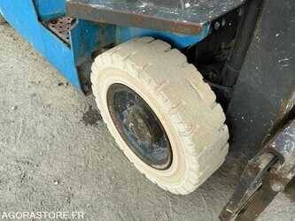 nissan-ud02a25pq-3f550-1489895-49169284
