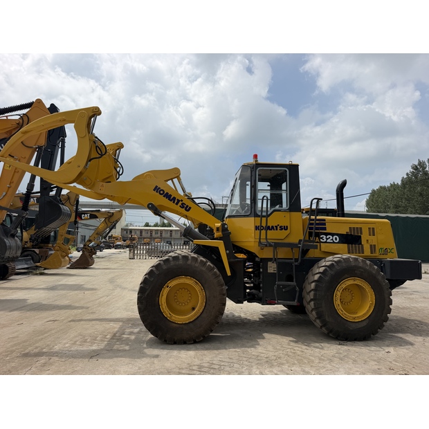 2018 Komatsu WA320-49173348