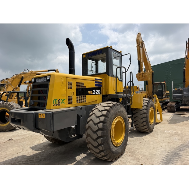 2018 Komatsu WA320-49173351