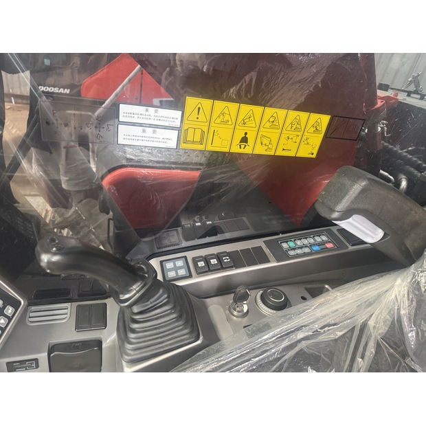 2023 Doosan DX225 LCA-49173355