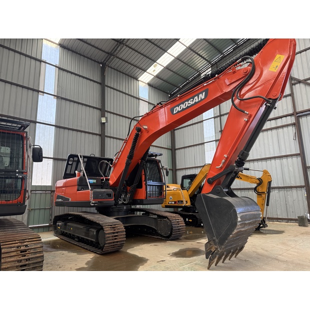 2023 Doosan DX225 LCA-49173357