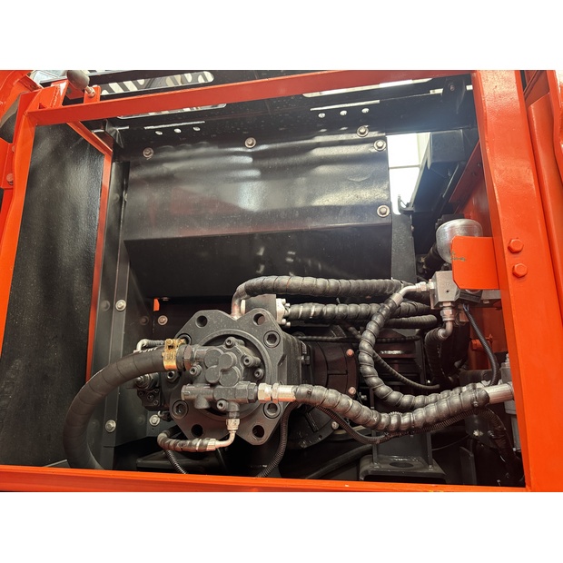 2023 Doosan DX225 LCA-49173358