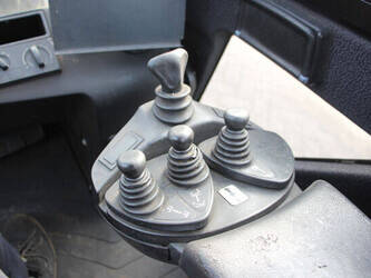 2010-linde-h25d-01-1489993-49173670