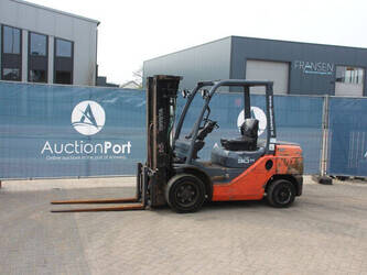 Image de ENGINS DE LEVAGE 2009 Toyota 02-8FDF30 À vendre à Belgique