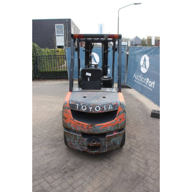 2009 Toyota 02-8FDF30-49173682