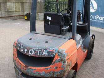 2009-toyota-02-8fdf30-1489994-49173683