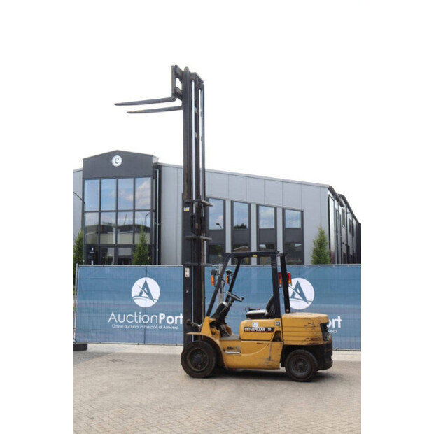 1997 Caterpillar DP30-49173882
