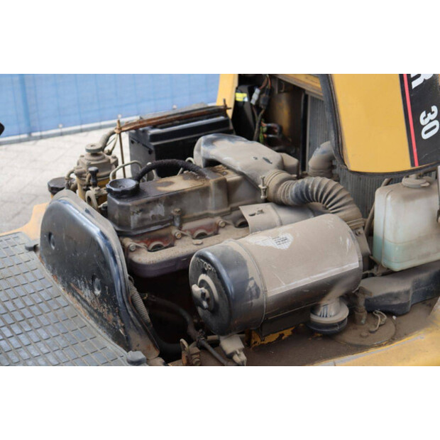 1997 Caterpillar DP30-49173885