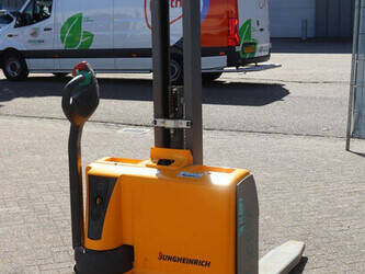 2020-jungheinrich-emc-110-49175860