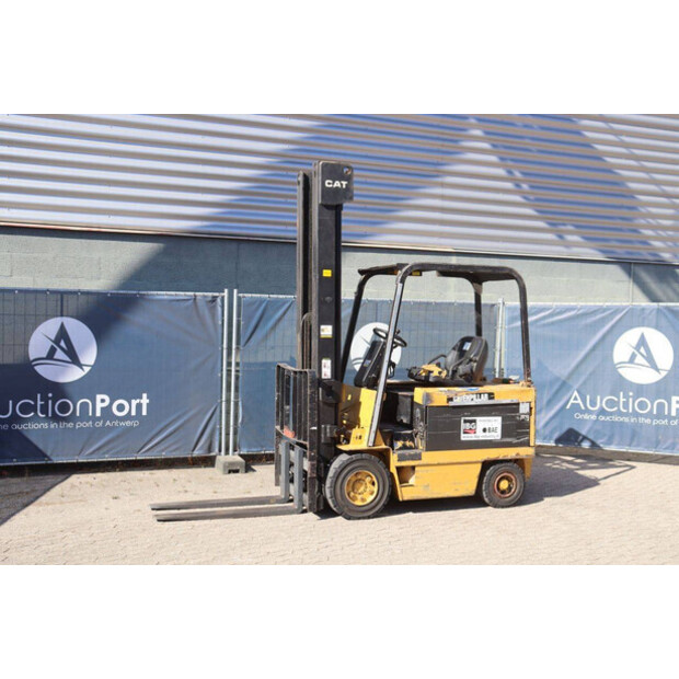 1996 Caterpillar F50DSA-49180589