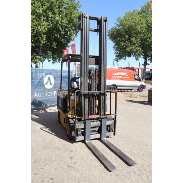 1996 Caterpillar F50DSA-49180595