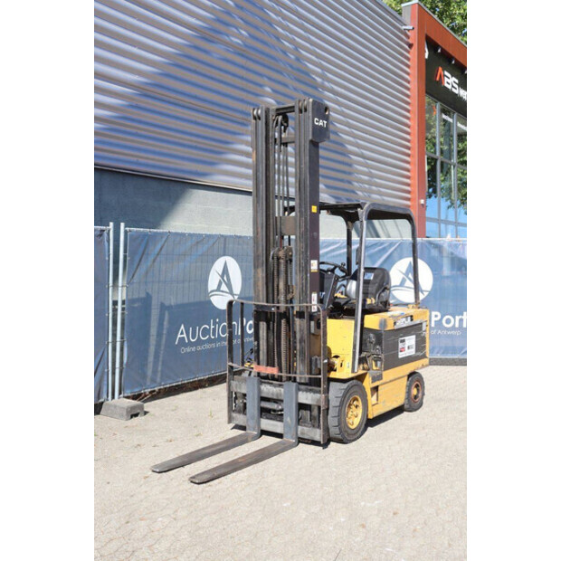 1996 Caterpillar F50DSA-49180597