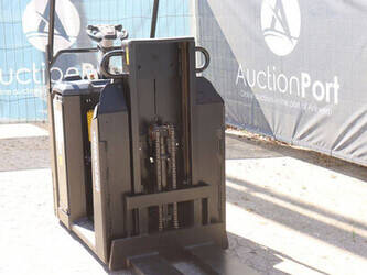 2020-unicarriers-oep120-49180626